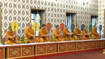 พระราชวงศ์ และองคมนตรี เสด็จไปและไปในการบำเพ็ญพระราชกุศลถวายพระบรมศพ สมเด็จพระนางเจ้าสิริกิติ์ พระบรมราชินีนาถ พระบรมราชชนนีพันปีหลวง