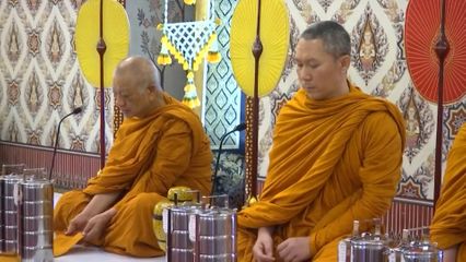 สมเด็จพระกนิษฐาธิราชเจ้า กรมสมเด็จพระเทพรัตนราชสุดา ฯ สยามบรมราชกุมารี ทรงบำเพ็ญพระราชกุศลถวายพระบรมศพ สมเด็จพระนางเจ้าสิริกิติ์ พระบรมราชินีนาถ พระบรมราชชนนีพันปีหลวง ในการถวายภัตตาหารเช้าแด่พระพิธีธรรมที่สวดพระอภิธรรมพระบรมศพฯ