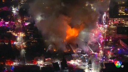 เจ้าหน้าที่เร่งควบคุมเพลิงไหม้เขตก่อสร้าง ที่สหรัฐฯ