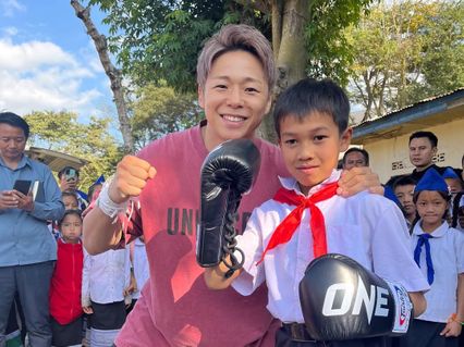 ONE Championship : ทาเครุ เซกาวา บริจาคเงินสร้างโรงเรียนในลาว
