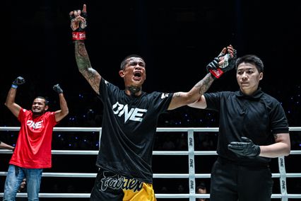 ONE ลุมพินี : ย้อนชีวิต โตโยต้า อีเกิลมวยไทย จากอดีตเคยหลงผิดสู่นักมวยเงินล้าน