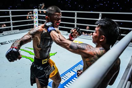 ONE ลุมพินี : เพชรนิลมังกร น้ำแข็งไอซ์แลนด์ vs โตโยต้า อีเกิลมวยไทย ฉะเดือด ศึก ONE ลุมพินี 138