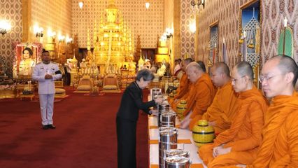 พระอนุวงศ์และองคมนตรี เสด็จไปและไป ในการบำเพ็ญพระราชกุศลถวายพระบรมศพ สมเด็จพระนางเจ้าสิริกิติ์ พระบรมราชินีนาถ พระบรมราชชนนีพันปีหลวง