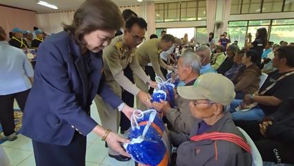 ราชวิทยาลัยจุฬาภรณ์ จัดหน่วยแพทย์พระราชทานโรงพยาบาลจุฬาภรณ์ พร้อมเชิญผ้าห่มกันหนาวและสิ่งของพระราชทาน มอบแก่ประชาชน จังหวัดอุทัยธานี
