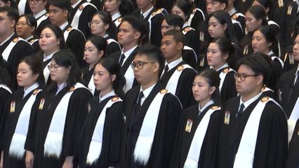 พระบาทสมเด็จพระเจ้าอยู่หัว และสมเด็จพระนางเจ้า ฯ พระบรมราชินี พระราชทานปริญญาบัตรแก่ผู้สำเร็จการศึกษาจากมหาวิทยาลัยธรรมศาสตร์ ประจำปีการศึกษา 2567 เป็นวันแรก