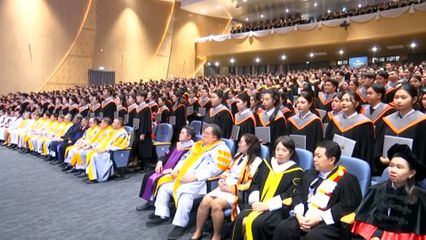 สมเด็จพระกนิษฐาธิราชเจ้า กรมสมเด็จพระเทพรัตนราชสุดา ฯ สยามบรมราชกุมารี เสด็จพระราชดำเนินแทนพระองค์ไปในการพระราชทานปริญญาบัตร แก่ผู้สำเร็จการศึกษาจากมหาวิทยาลัยบูรพา เป็นวันที่สอง