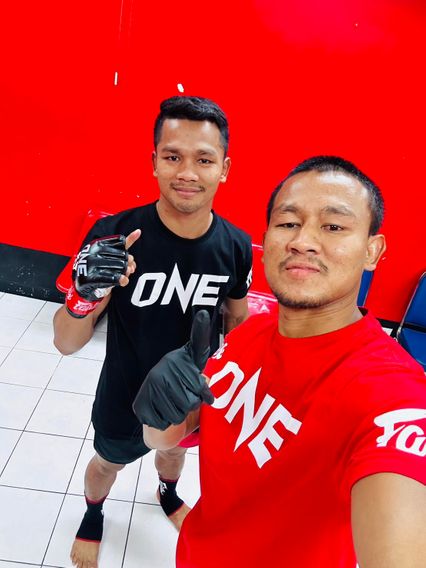 ONE ลุมพินี : ขุนพลน้อย ส.สมหมาย งัดกลยุทธ์บี้ติด แก้ทางมวย รุสตัม ยูนูซอฟ