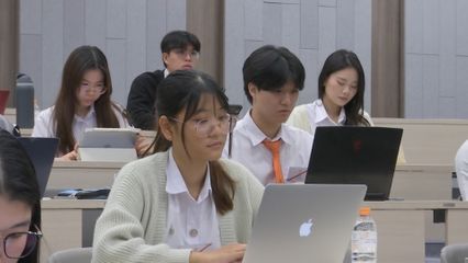 สมเด็จพระเจ้าน้องนางเธอ เจ้าฟ้าจุฬาภรณวลัยลักษณ์ อัครราชกุมารี กรมพระศรีสวางควัฒน วรขัตติยราชนารี ทรงบรรยายพิเศษ เรื่อง "การเกิดโรคมะเร็ง หรือ Oncogenesis" พระราชทานแก่นักศึกษาวิทยาลัยแพทยศาสตร์ศรีสวางควัฒน ราชวิทยาลัยจุฬาภรณ์ ประจำปีการศึกษา 2568