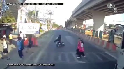 รถ จยย.ไม่ยอมหยุดพุ่งชนเด็ก 9 ขวบ ขณะข้ามทางม้าลาย จ.สมุทรปราการ