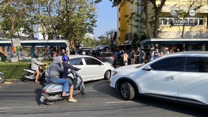 หน่วยเลือกตั้งเขตจตุจักรคึกคัก ประชาชนแห่ใช้สิทธิเลือกตั้งล่วงหน้า