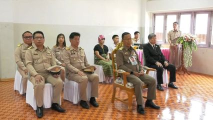 องคมนตรี ตรวจเยี่ยมโรงเรียนในโครงการกองทุนการศึกษา ที่จังหวัดเชียงใหม่