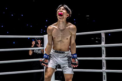 ONE ลุมพินี : 6 นักชกใจปิดเกม ฟันโบนัสเข้าบัญชีรวม 2.1 ล้านบาท