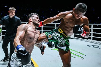 ONE ลุมพินี : แสงอาทิตย์ ลูกทรายกองดิน วัดฝีมือ ทากุ ศึก ONE ลุมพินี 144