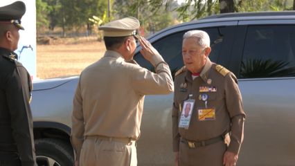 ประธานองคมนตรี มอบทุนการศึกษาพระราชทานแก่นักเรียน ในโครงการกองทุนการศึกษา ที่ จังหวัดอุบลราชธานี
