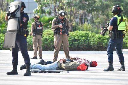 รับมือสถานการณ์วิกฤต ตำรวจซ้อมแผนเผชิญเหตุกราดยิง-จับตัวประกัน กลางห้างสรรพสินค้าดังใจกลางกรุง