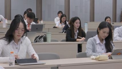 สมเด็จพระเจ้าน้องนางเธอ เจ้าฟ้าจุฬาภรณวลัยลักษณ์ อัครราชกุมารี กรมพระศรีสวางควัฒน วรขัตติยราชนารี ทรงบรรยายพิเศษ เรื่อง การเกิดโรคมะเร็ง พระราชทานแก่นักศึกษาหลักสูตรแพทยศาสตร์บัณฑิต