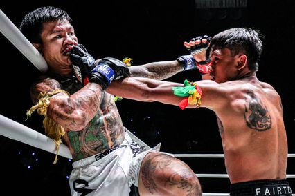 ONE ลุมพินี : ชาติพิชิต สส.ต้อยแปดริ้ว ชนะแต้ม ทับทิมทอง อิงฟ้าโฮเทลอุบล ศึก ONE ลุมพินี 144