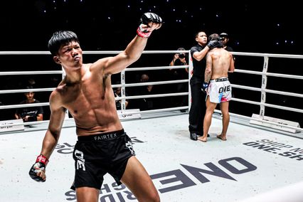 ONE ลุมพินี : ก้องไกล ส.สมหมาย กระทุ้งเข่าปิดบัญชี คว้าชัย 3 ไฟต์ติดครั้งแรก