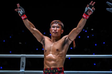 ONE ลุมพินี : ราชสีห์อีสาน เหล่าโชคเจริญ ขอคืนฟอร์มสยบ อูซาอีร์ อิสมออิลจอนอฟ ศึก ONE ลุมพินี 147