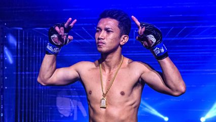 ONE ลุมพินี : วัชรพล เหล่าโชคเจริญ ปักธงน็อกย้ำชัย ไม้ซางคำ ส.ยิ่งเจริญการช่าง หวังขึ้นแท่นล่าสัญญา ONE