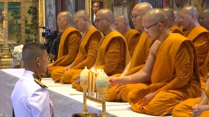 พระบาทสมเด็จพระเจ้าอยู่หัว และสมเด็จพระนางเจ้า ฯ พระบรมราชินี เสด็จพระราชดำเนินไปในการพระราชพิธีทรงบำเพ็ญพระราชกุศลมาฆบูชา พุทธศักราช 2569