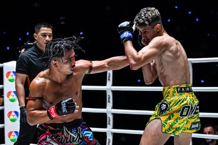 ONE ลุมพินี : สุริยันต์เล็ก พ.เย็นยิ่ง ร่วมแจมรายการใหญ่ ชน เกรเกอร์ ทอม ศึก ONE ลุมพินี 147