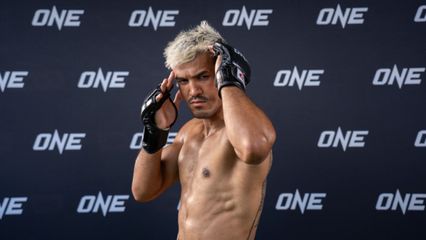 ONE Championship : สินสมุทร กลิ่นมี มั่นใจใช้อาวุธหนักจัดการ จอร์จ จาร์วิส ให้จอดไม่ครบยก