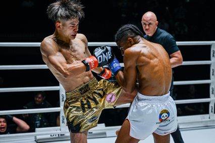 ONE Championship : ฮิว ลั่นบุกเดือด คุมเกม เสือแบล็ค ท.พราน49 ให้อยู่หมัดใน 60 วิ.