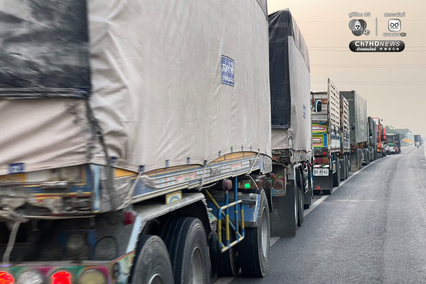 รถบรรทุกต่อแถวเติมน้ำมันดีเซล ยาวเหยียด หลังเหลือน้ำมันไม่ถึงข้อนิ้ว