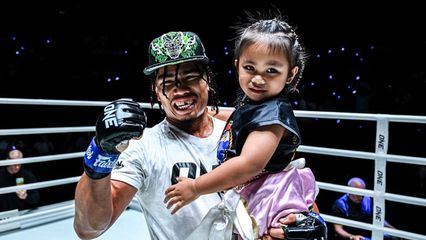 ONE ลุมพินี : สุริยันต์เล็ก พ.เย็นยิ่ง รับขวัญลูกคนที่ 2 ก่อนบู๊ศึกใหญ่ ตั้งชื่อสุดเท่ น้องโบนัส