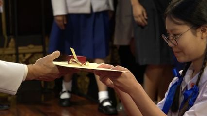 พระวรวงศ์เธอ พระองค์เจ้าเฉลิมศึกยุคล ประทานถ้วยรางวัลพระราชทาน และประทานรางวัลสมเด็จเจ้าฟ้าเพชรรัตน แก่นักเรียน นักศึกษา ในเครือข่ายสถาบันการศึกษาในรัชกาลที่ 6 และสมเด็จฯ เจ้าฟ้าเพชรรัตนราชสุดาฯ