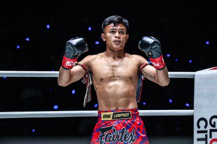 ONE ลุมพินี : ลำน้ำมูลเล็ก ทอฝันฟาร์ม ยก เพชรทนง เพชรเฟอร์กัส อัปสกิลคิกบ็อกซิ่ง