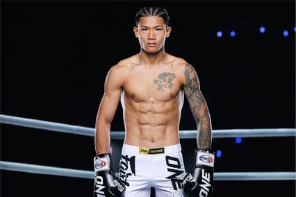 ONE ลุมพินี : หยวน เผิงเจี๋ย เล็งล้ม ลำน้ำมูลเล็ก ทอฝันฟาร์ม ประเดิมเวที ONE ลุมพินี