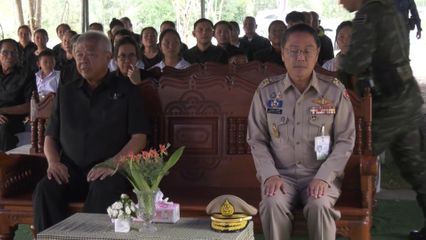 สมเด็จพระกนิษฐาธิราชเจ้า กรมสมเด็จพระเทพรัตนราชสุดา ฯ สยามบรมราชกุมารี พระราชทานสิ่งของแก่สถานีตำรวจภูธรตามแนวชายแดนในจังหวัดศรีสะเกษและอุบลราชธานี