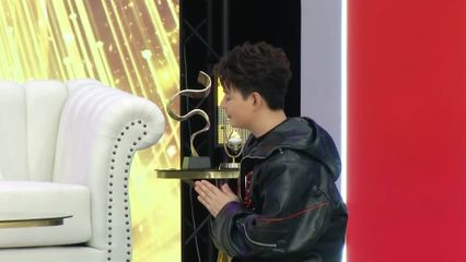 ทูลกระหม่อมหญิงอุบลรัตนราชกัญญา สิริวัฒนาพรรณวดี ทรงร่วมบันทึกเทปรายการ ทูบี นัมเบอร์ วัน วาไรตี้