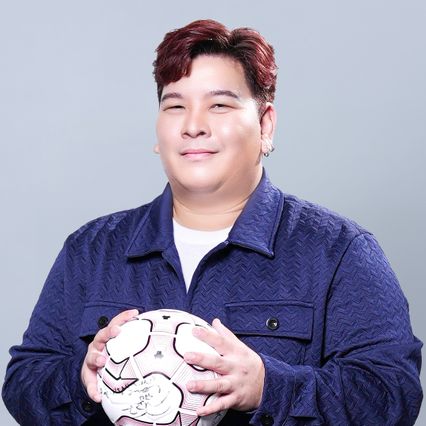 พัชร สมสกุล