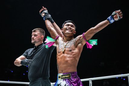 ONE ลุมพินี : อีสานเหนือ ศ.ศศิวัฒน์ ลั่นเดินบดแหลก หยุดสถิติไร้พ่าย ขุนพล เอกเมืองนนท์