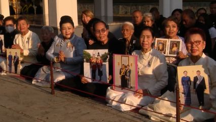 พระบาทสมเด็จพระเจ้าอยู่หัว และสมเด็จพระนางเจ้า ฯ พระบรมราชินี เสด็จพระราชดำเนินไปในการพระราชพิธีวันพระบาทสมเด็จพระพุทธยอดฟ้าจุฬาโลกมหาราช และวันที่ระลึกมหาจักรีบรมราชวงศ์ พุทธศักราช 2569