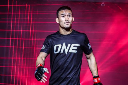 ONE ลุมพินี : คมเพชร ศิษย์สารวัตรเสือ ยอมรับฟอร์มชกสวนทาง อรรถชัย กีล่าสปอร์ต