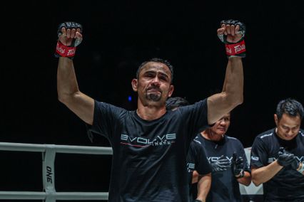 ONE Championship : สามเอ ไก่ย่างห้าดาว เตะก้านคอดับสด เอลเมห์ดี เอล จามารี ศึก ONE Fight Night 42