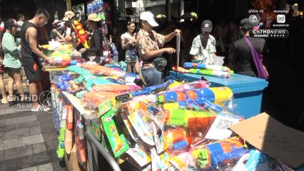 สีลมเริ่มแล้ว แต่งชุดไทย เล่นน้ำสงกรานต์