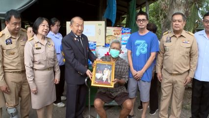 ราชวิทยาลัยจุฬาภรณ์ เชิญสิ่งของและกระเป๋ายาสามัญประจำบ้าน พระราชทาน ไปมอบแก่ประชาชนกลุ่มเปราะบาง ในอำเภอหนองเสือ จังหวัดปทุมธานี