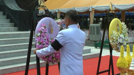 องคมนตรี เป็นผู้แทนพระองค์ ไปวางพวงมาลาถวายราชสักการะ พระบรมรูป สมเด็จพระนเรศวรมหาราช