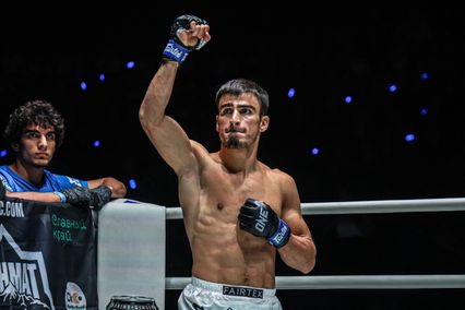 ONE ลุมพินี : ราชสีห์อีสาน เหล่าโชคเจริญ เล็งใช้ลูกหนักดับความไว “เอลบรุส” ยืดไร้พ่ายมวยนอก