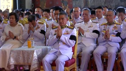 พระบาทสมเด็จพระเจ้าอยู่หัว ทรงพระกรุณาโปรดเกล้าโปรดกระหม่อมให้ องคมนตรี เชิญสัญญาบัตร พัดยศ ผ้าไตร ไปถวายแด่พระสงฆ์ ที่มีพระบรมราชโองการโปรดพระราชทานสัญญาบัตรตั้งสมณศักดิ์พระราชาคณะ