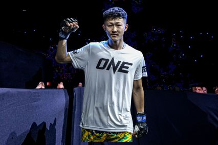 ONE Championship : โจฮัน กาซาลี งัดหมัดสกัดคาล์ฟคิก ชิมอน จ้องปิดเกมทุกเมื่อ