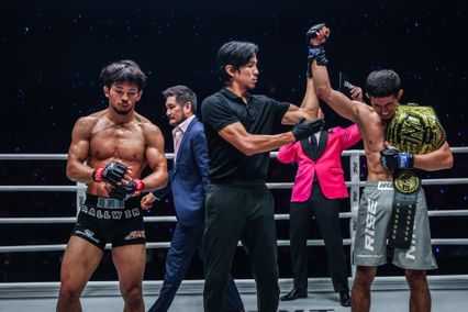 ONE Championship : อาวาซเบก โคลเมียร์ซาเอฟ หอบเข็มขัด ONE กลับบ้าน ได้รับการต้อนรับยิ่งใหญ่