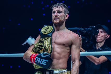 ONE Championship : โจนาธาน แฮ็กเกอร์ตี ไขเบื้องหลังอัด ยูกิ โยซะ รั้งบัลลังก์คิกบ็อกซิง