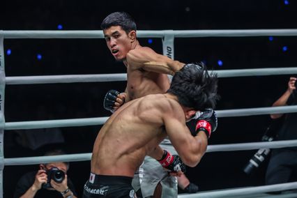 ONE Championship : อาวาซเบก โคลเมียร์ซาเอฟ ผงาดแชมป์โลก ONE ลั่นครองบัลลังก์ยาวนาน