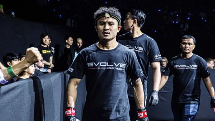 ONE ลุมพินี : รุ้งนารายณ์ เกียรติหมู่ 9 ตั้งเป้าลบฝันร้าย ล่าแต้มชัยแรกกู้ศรัทธาใน ONE ลุมพินี